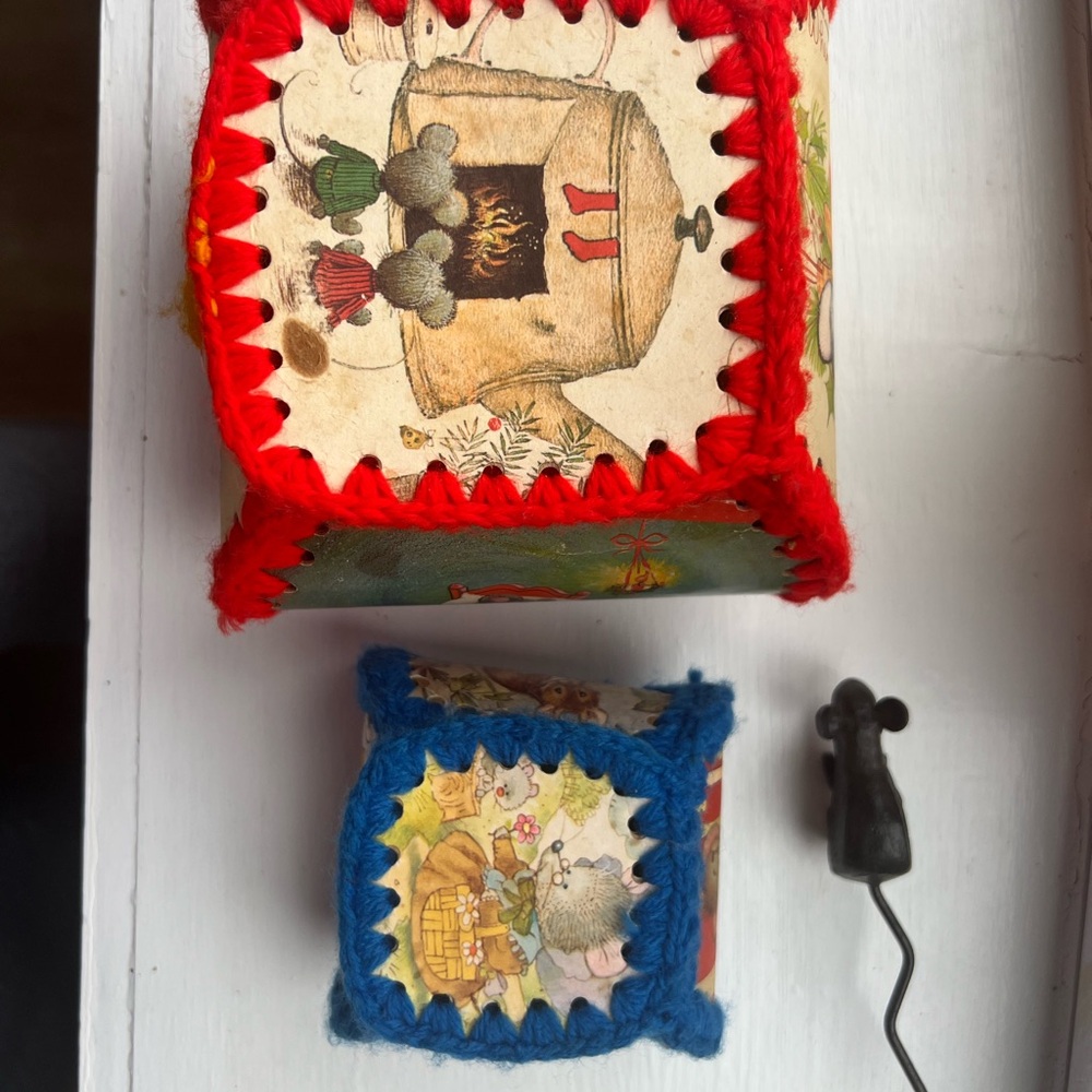 Vintage Handmade Christmas Mouse Gift Boxes (Set of 2) - Picture 2 of 7